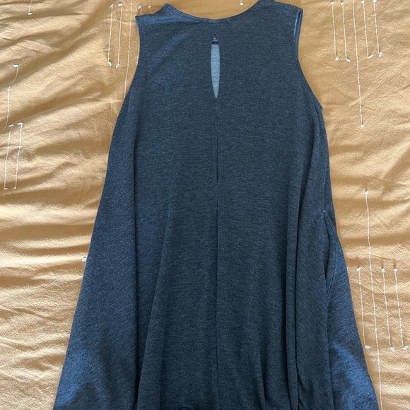 Gray Sleeves Mini Shift Dress with High-neck and keyhole back size small - Picture 4 of 7